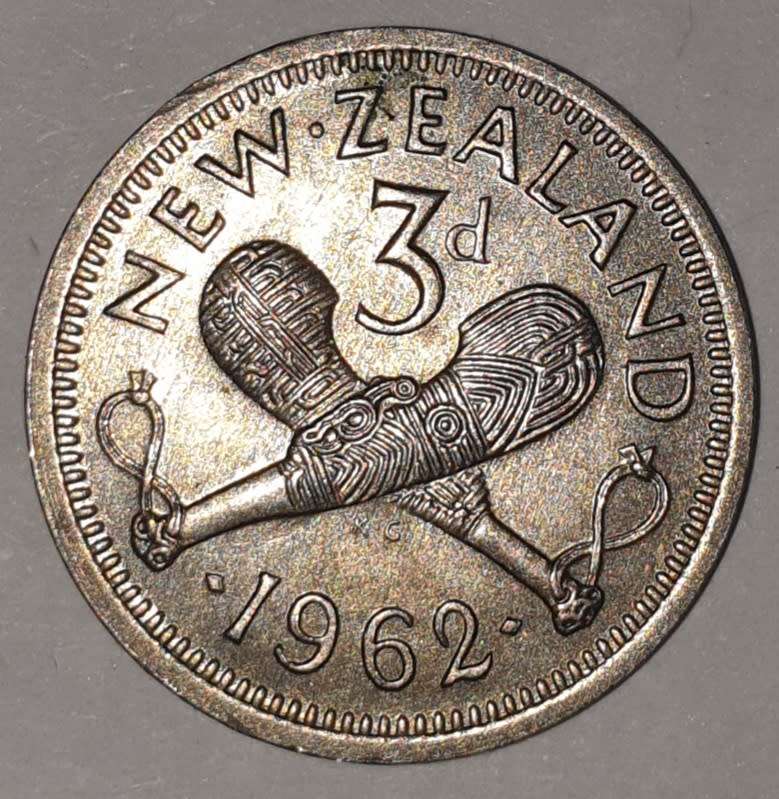 1962 - 3 PENCE - THREE PENCE - 3d - NEW ZEALAND - KM#25.2 - COPPER-NICKEL - CROSSED PATU